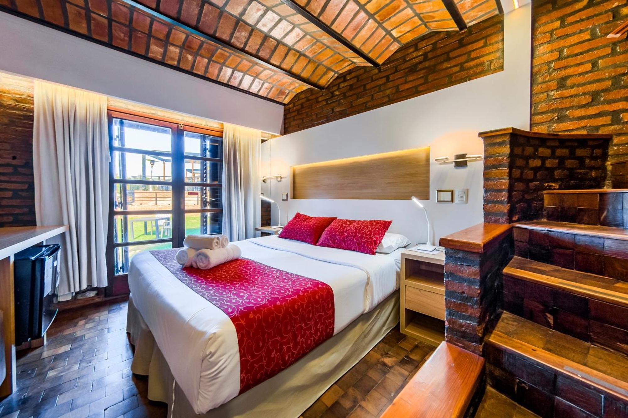 Portal Del Lago Hotel Вилья-Карлос-Пас Экстерьер фото